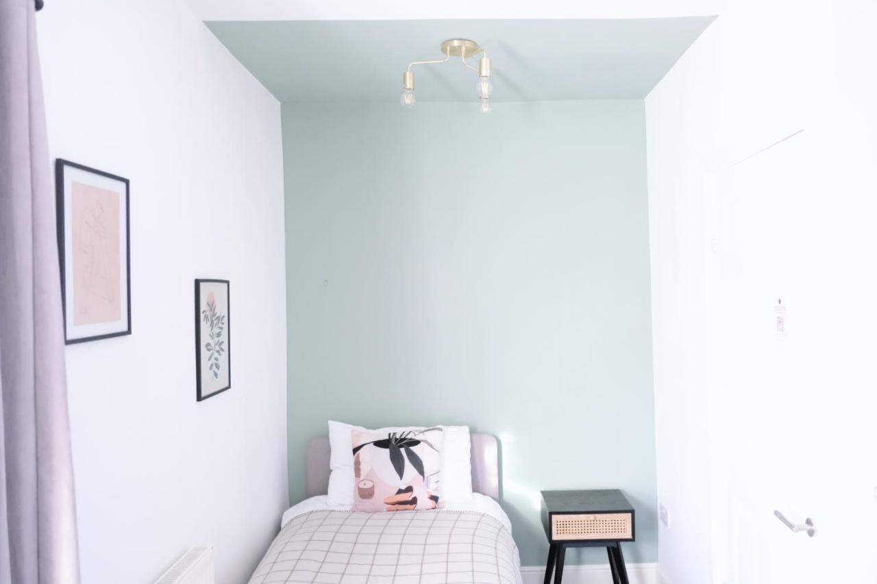 Bee Stays - Pickmere House Уоррингтон Экстерьер фото